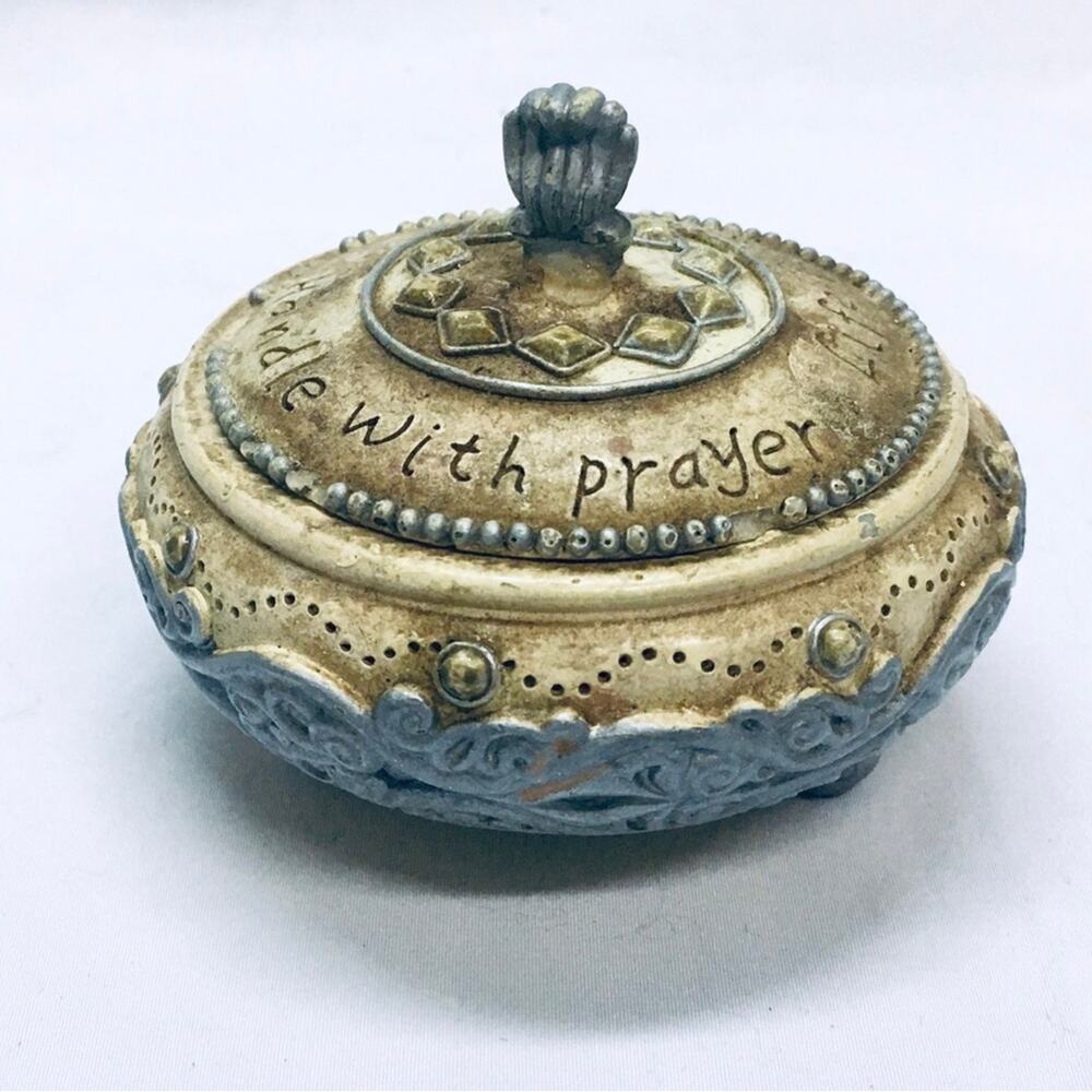 VINTAGE RELIGIOUS KEEPSAKE BOX